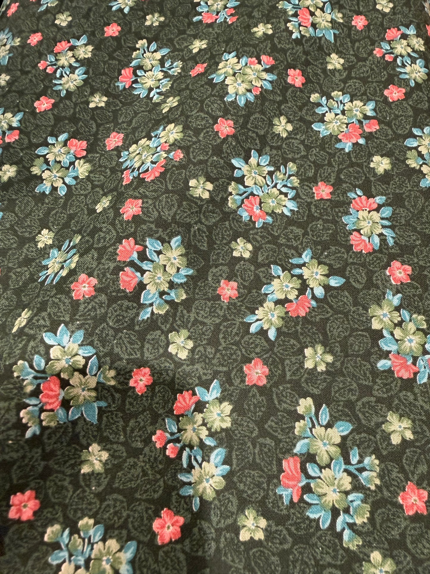 Classic Cotton 2000 Quilting Cotton – Vintage Floral Toss on Black | Premium Quilter's Cotton | 44/45" Wide